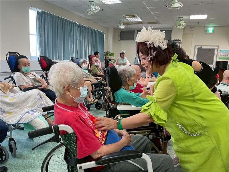 龍昇輕音樂團蒞臨宜福,宜福住宿長照機構