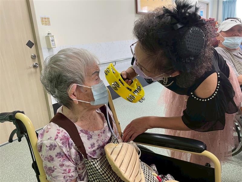 龍昇輕音樂團蒞臨宜福,宜福住宿長照機構